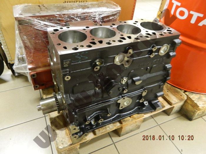Polomotor Cumm. E3-nový  ( spodní část  )